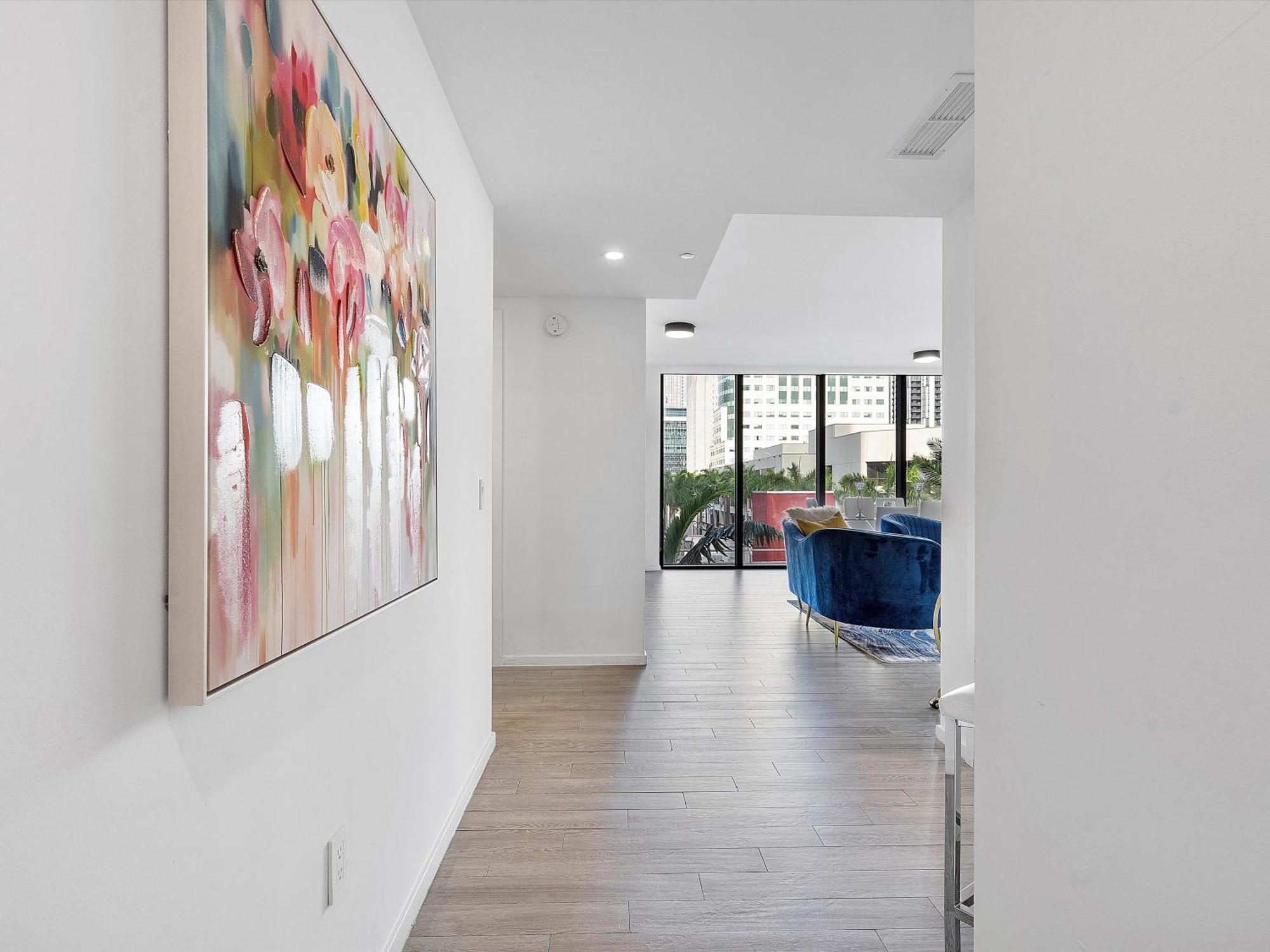 Apartment Vacaywood - High-rise With Rooftop Pool & Panoramic Views *
