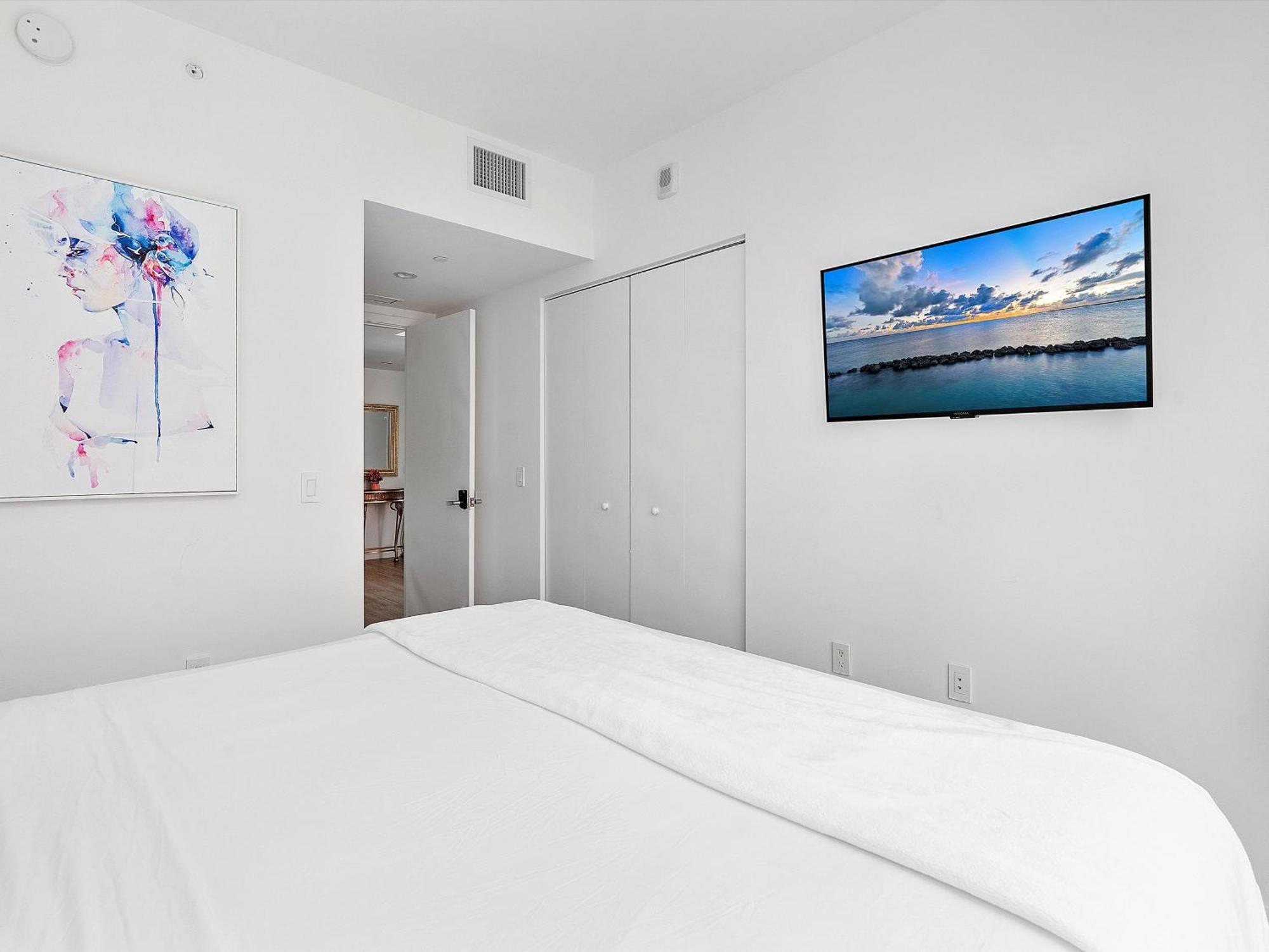 Vacaywood - High-rise With Rooftop Pool & Panoramic Views