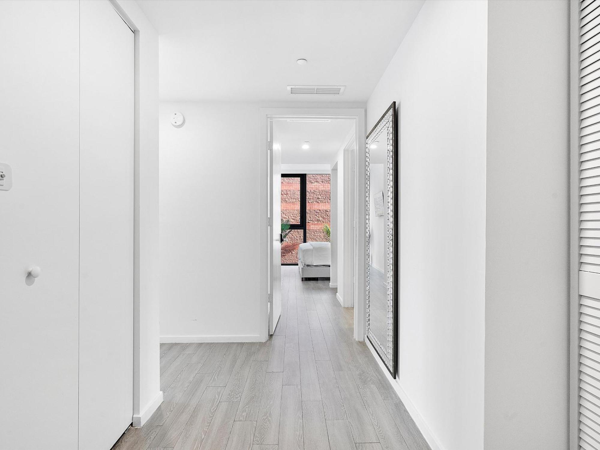Apartment Vacaywood - High-rise With Rooftop Pool & Panoramic Views