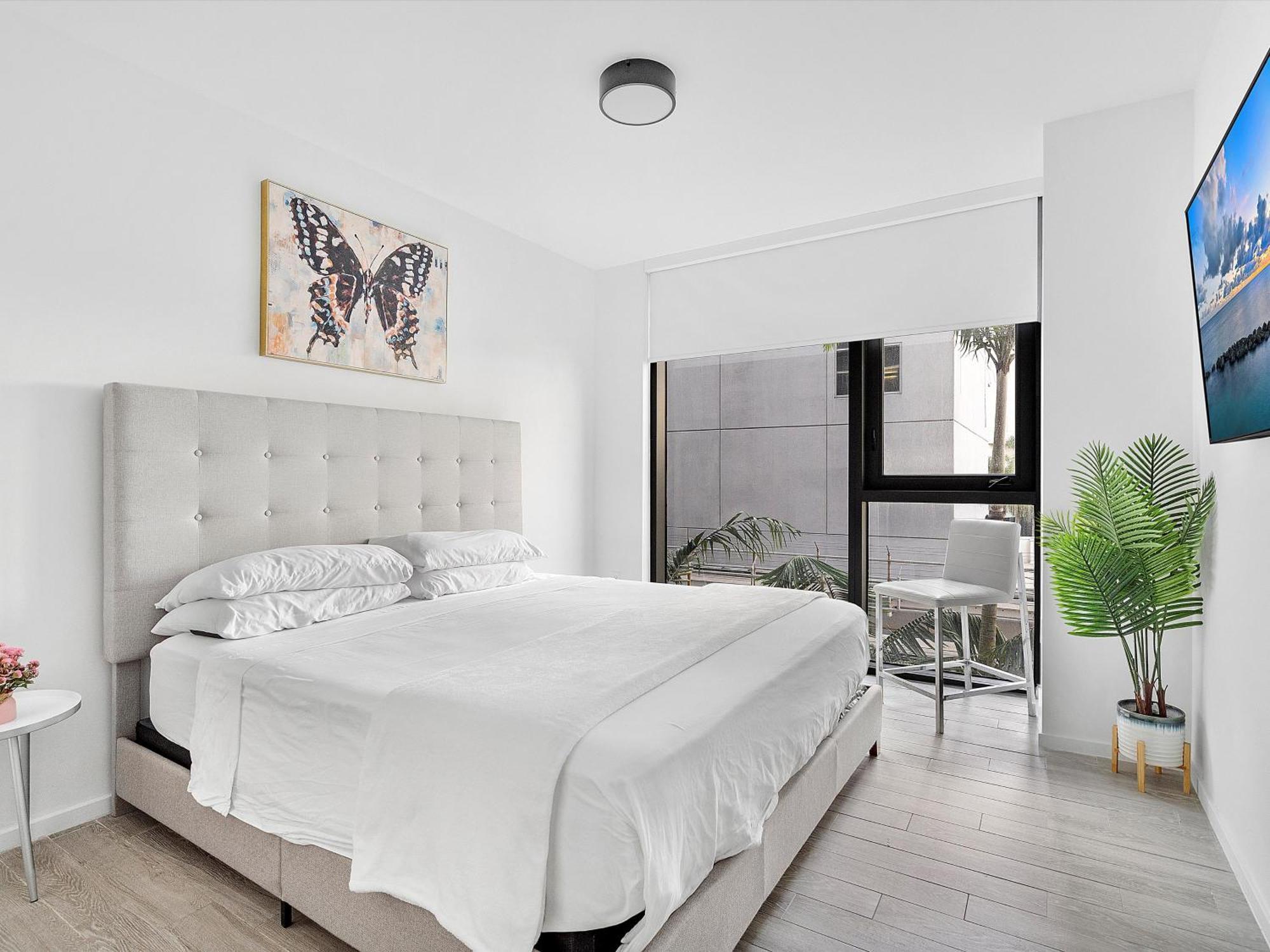 Apartment Vacaywood - High-rise With Rooftop Pool & Panoramic Views *