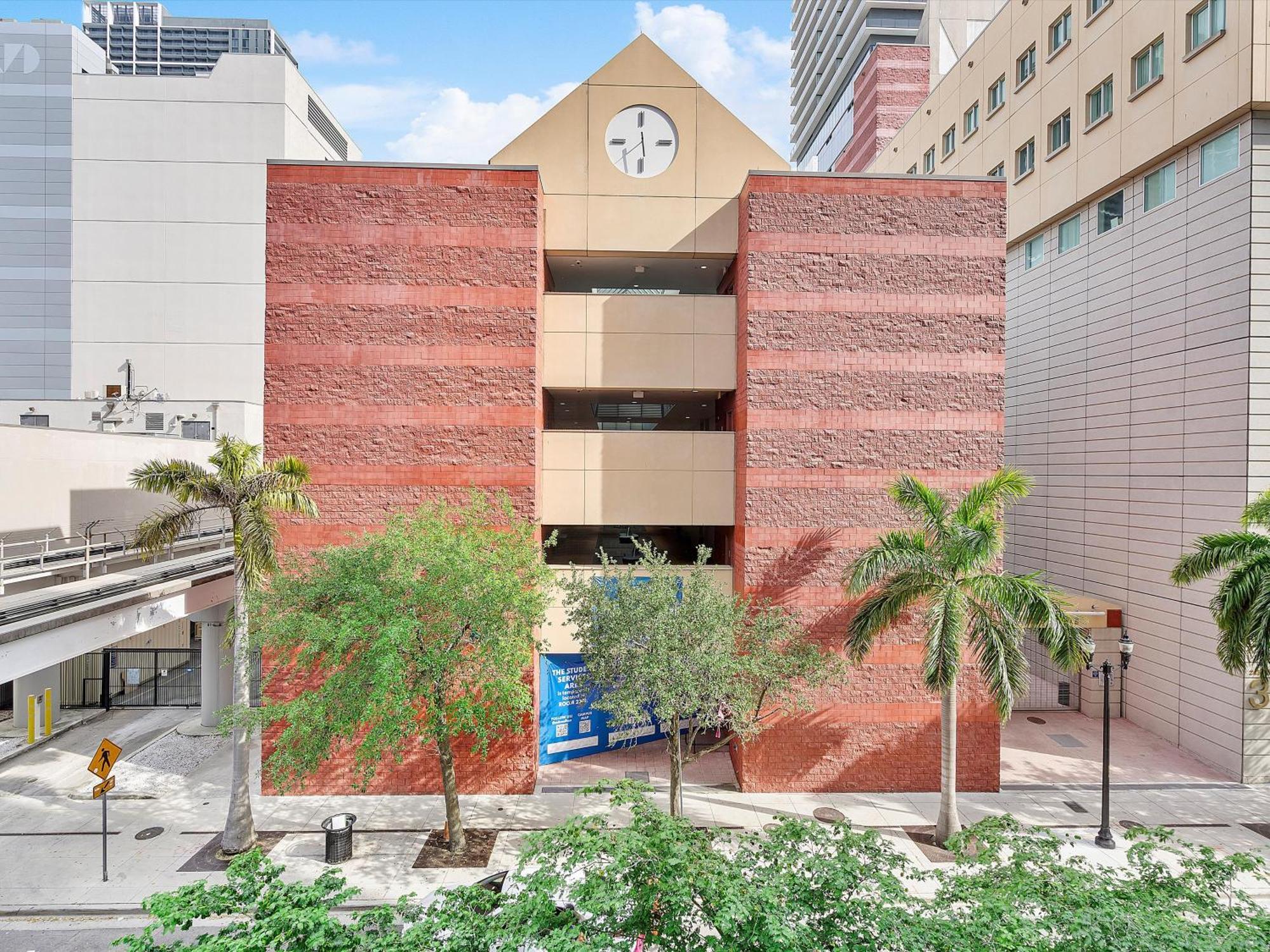 Vacaywood - High-rise With Rooftop Pool & Panoramic Views *