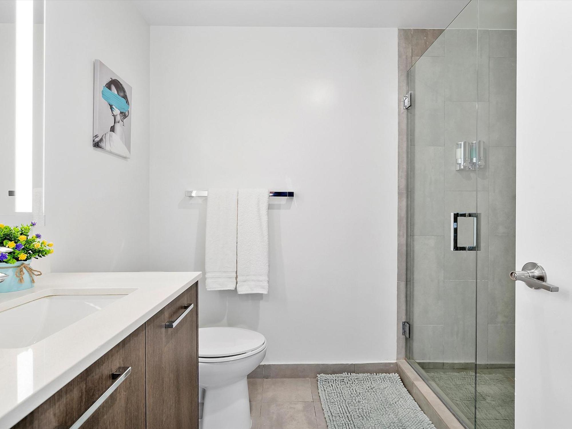Apartment Vacaywood - High-rise With Rooftop Pool & Panoramic Views *